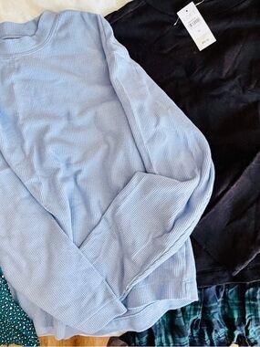 Lot of 4 tops: LOFT, Jcrew, Gap, Emmer & Oat ladies tops